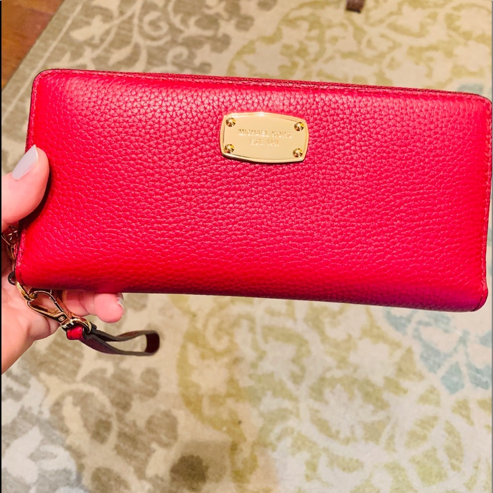 Michael Kors large wallet with wrist strap in Red